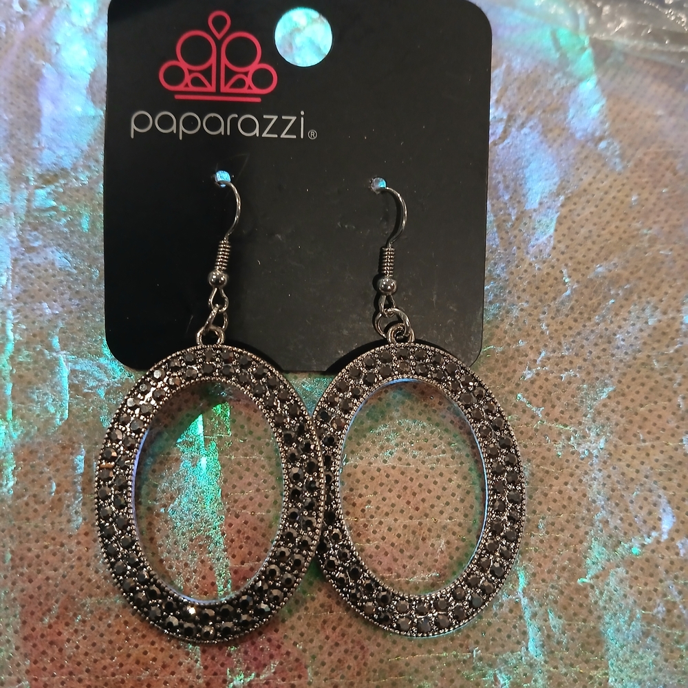 Paparazzi Black and Silver Oval Earrings